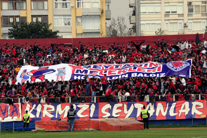 Şeytanlar İstanbul’a gidiyor. Şeytanlar İstanbul’a gidiyor.